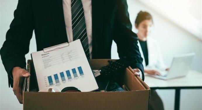 pemutusan hubungan kerja (PHK)