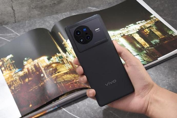 vivo X8