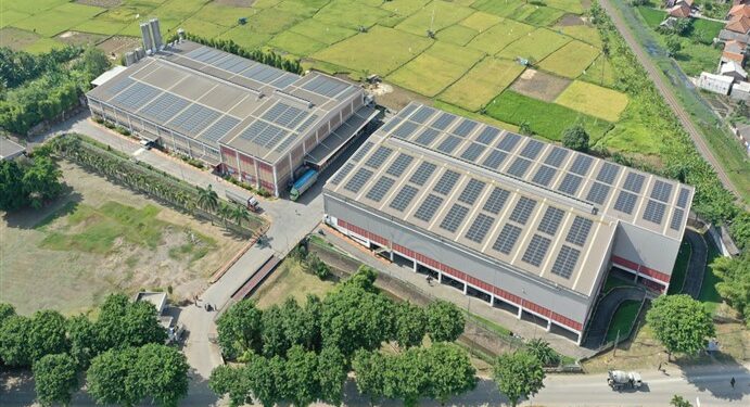 PLTS Atap Xurya di Pabrik Bumimulia