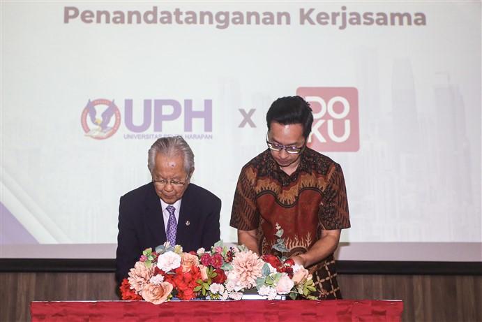 UPH x DOKU