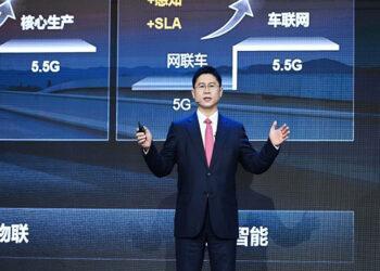 Senior Vice President, and President of the Carrier BG Huawei Li Peng