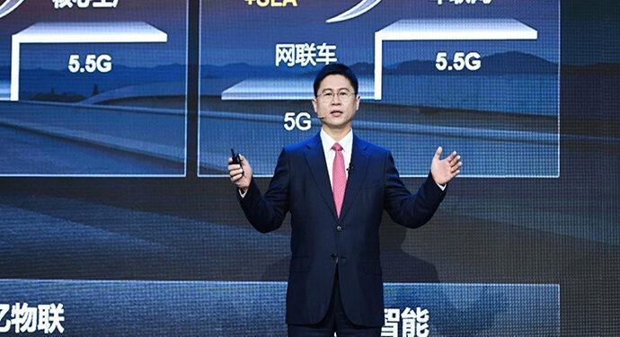 Senior Vice President, and President of the Carrier BG Huawei Li Peng