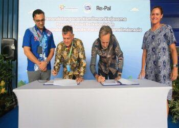 Frisian Flag Indonesia x Re>Pal