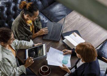 Lenovo Hadirkan Laptop ThinkPad dan IdeaPad Dengan Pengalaman AI