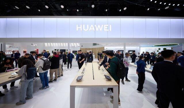 Huawei Fokus Produk Berorientasi Mode Terkini Berteknologi Tinggi di Tahun 2024