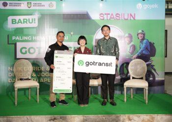 Gojek GoTransit