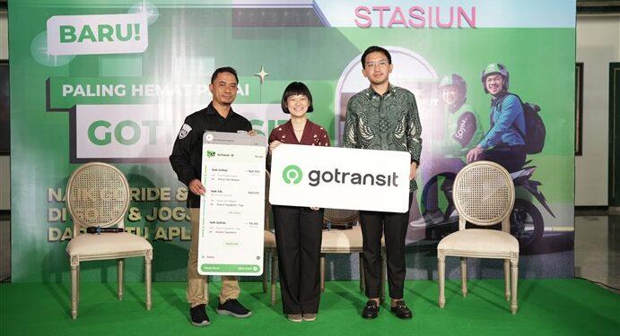 Gojek GoTransit