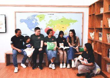 UNIQLO dan Maudy Ayunda Dukung Literasi Anak-Anak di SOS Children’s Village