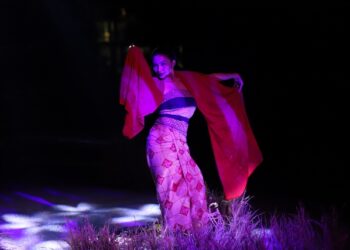 Titimangsa Hidupkan Roh Pertunjukan Klasik Jawa Barat, Sang Kembang Bale