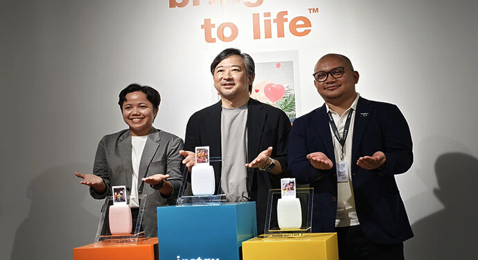 Incar Segmen Anak Muda Fujifilm Luncurkan Printer Smartphone Dengan Efek Autmented Reality 3D