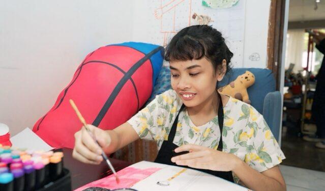 Berdayakan Seniman Disabilitas Telkomsel Gelar Program “Sambungkan Senyuman untuk Generasi Gemilang”