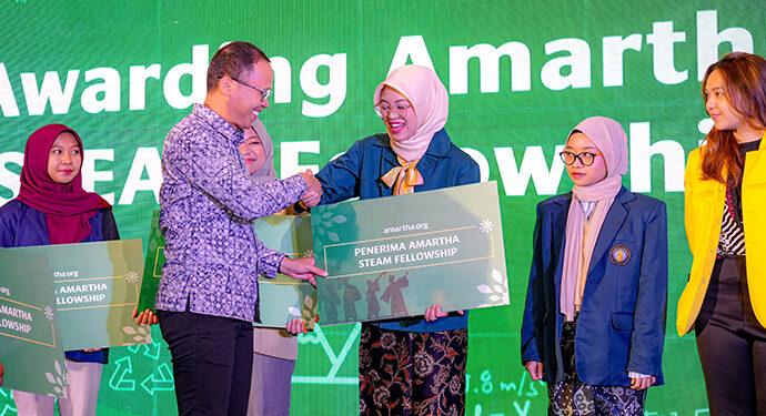 Amartha Buka Program Beasiswa Bagi Mahasiswa Perempuan di Bidang STEAM