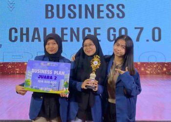 Tim Mahasiswa UNAIR Buat Wadah Alternatif Pengganti Styrofoam