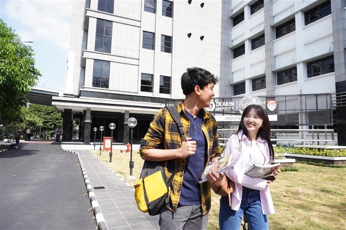 Deakin University Lancaster University Indonesia (DLI)