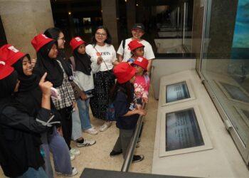 DBS x Mahija Mobile School