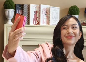 Ariel Tatum Gunakan Fitur AI Pada Galaxy Z Flip 7 Jadi Stylist Pribadi