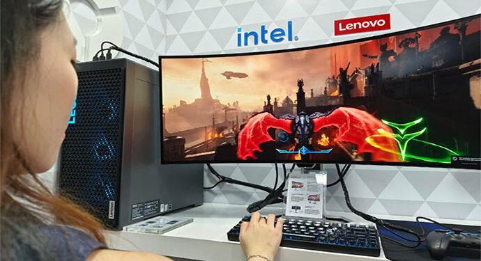 Menjajal Kecanggihan Laptop AI Lenovo di Stasiun MRT Bundaran HI