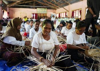 Menganyam Kebaikan untuk Masa Depan, Kolaborasi Holistik BNI Kuatkan Para Mama di NTT