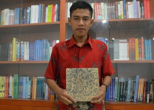 Endri Geovani dkk Kembangkan Papan Partikel Berbahan Batang Singkong