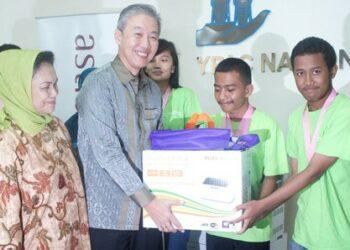 Remaja Disabilitas Juara GITC Mendapat Bantuan Penunjang Belajar