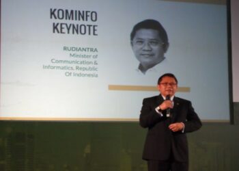 Menkominfo Siapkan Regulasi MOCN