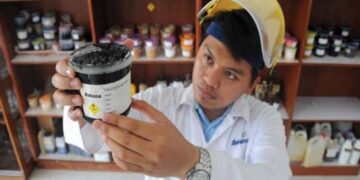 Peneliti Ini Ubah Oli Bekas Jadi Bom