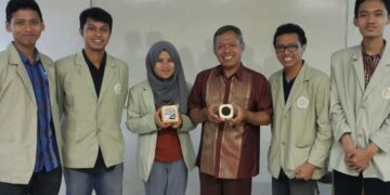 Mahasiswa UGM Kembangkan Speaker Bluetooth Bahan Kayu
