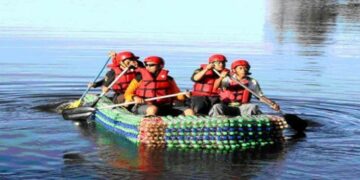 Limbah Plastik Jadi Perahu