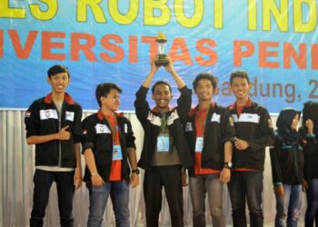 Tim Tel-U Juara Kontes Robot Tingkat Regional