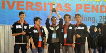Tim Tel-U Juara Kontes Robot Tingkat Regional