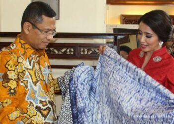 Lestarikan Batik di Setiap Kesempatan