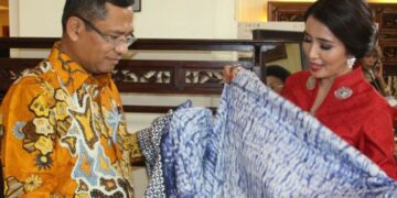Lestarikan Batik di Setiap Kesempatan