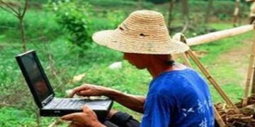 Dorong Penerapan Teknologi Informasi Di Desa