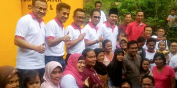 Bangun Sarana Air Bersih dan MCK bagi Warga Jawa Timur