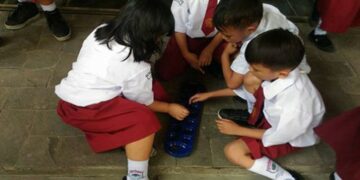 Permainan Tradisional Anak Bendung Demam Pokemon Go