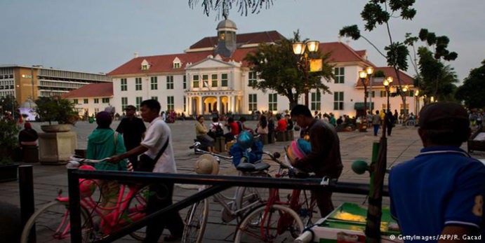 Go-Clean Bersihkan Museum Fatahillah