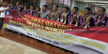Tim Karateka SMP Indonesia Jawara di Basel
