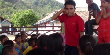 Hendriyadi Bahtiar : Membantu Pendidikan Anak-Anak dan Memberdayakan Masyarakat Pesisir