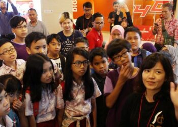 Telkomsel Edukasi #internetBAIK di Indonesia Cyberkids Camp 2016