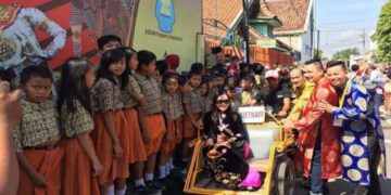 Karnaval Budaya ASEAN di Mojokerto