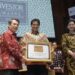 Telkom Raih BUMN Terbaik 2016