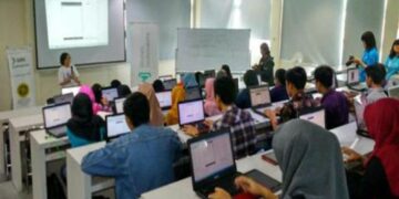 STTS Surabaya Dapat Software Senilai Rp 599 M