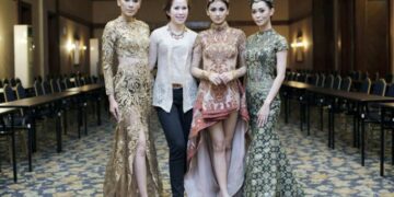 Gaun Wayang Meggie di NY Couture Fashion Week 2017