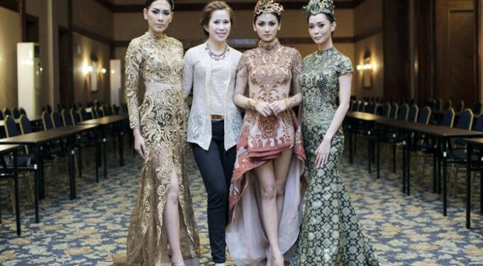 Gaun Wayang Meggie di NY Couture Fashion Week 2017