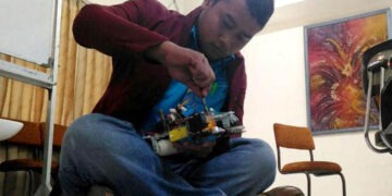 Robot Pembersih Lantai Dari Untag