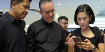 XL Axiata Sedia Pre Order Samsung S8+