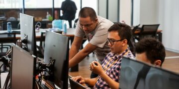 Hacktiv8  Gelar Program Immersive Bootcamp