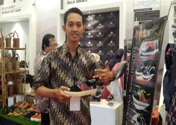 M. Firdaus Abdulloh : Bikin Tenun NTB Mendunia Lewat Sepatu Selo