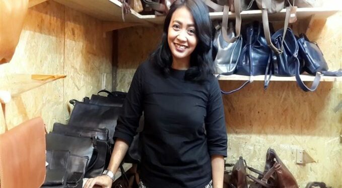 Monica Mulanisari:  Bawa Tas Kulit Jogjakarta Melenggang Ke Negeri Sakura