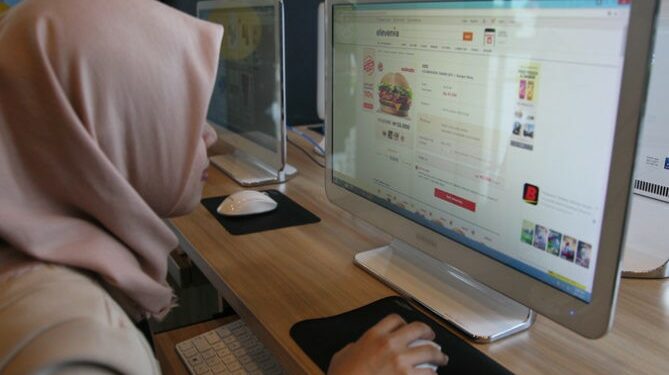 Pengguna Internet Indonesia Capai 88,1 Juta
